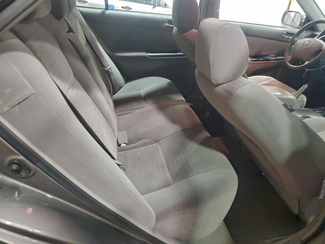 2005 TOYOTA CAMRY LE photo 10