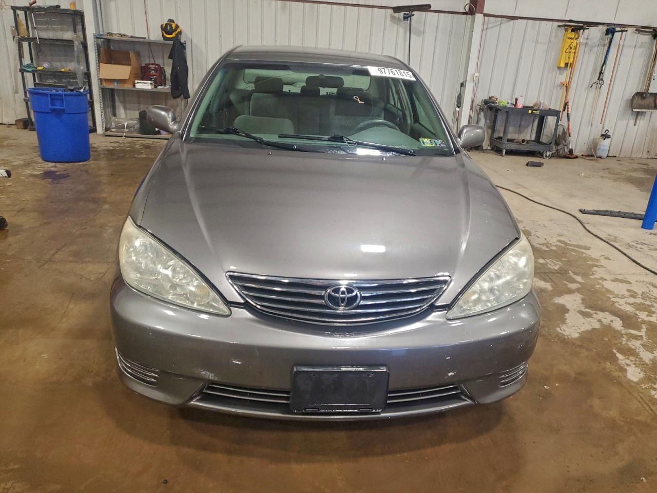 2005 TOYOTA CAMRY LE photo 5