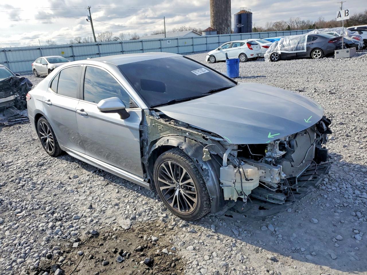2020 TOYOTA CAMRY SE photo 7