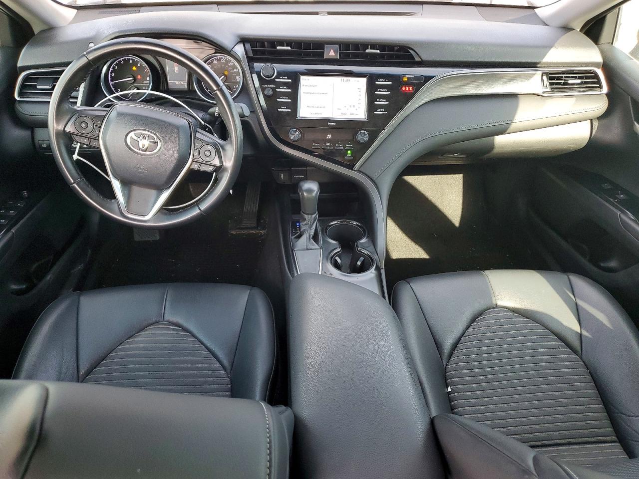 2020 TOYOTA CAMRY SE photo 15