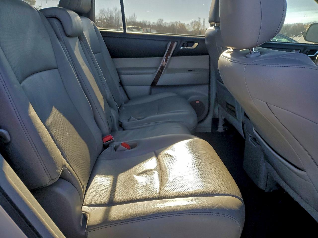 2013 TOYOTA HIGHLANDER LIMITED photo 11