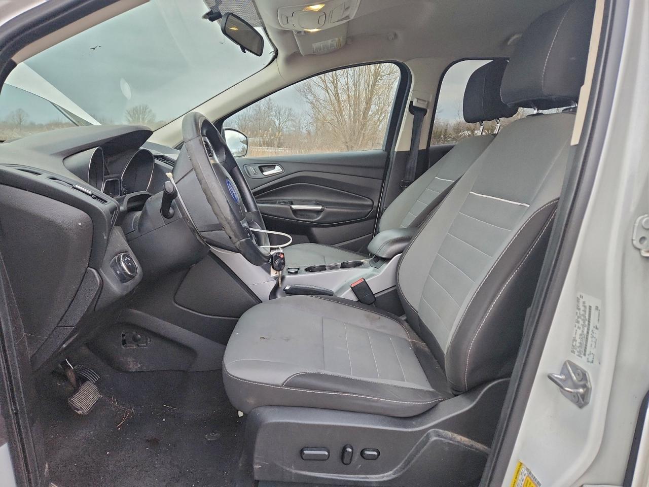 2015 FORD ESCAPE SE photo 13