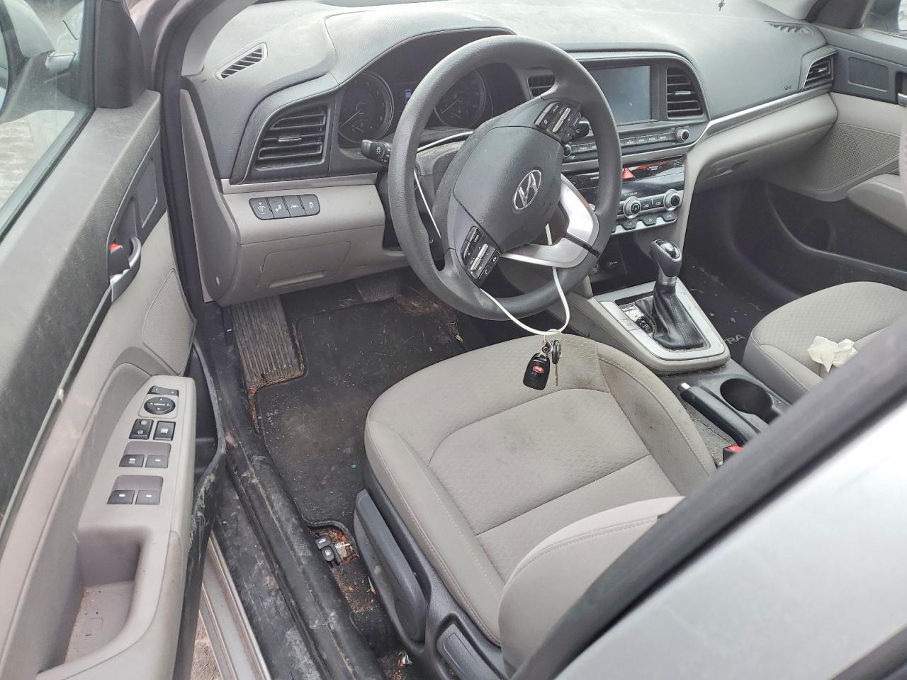 2020 HYUNDAI ELANTRA SEL photo 8