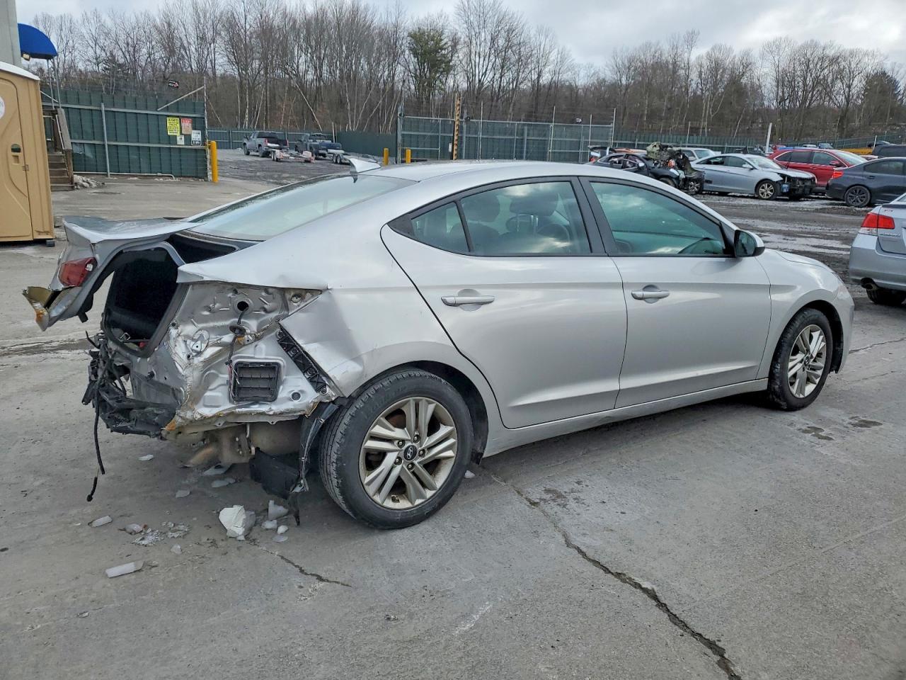 2020 HYUNDAI ELANTRA SEL photo 3