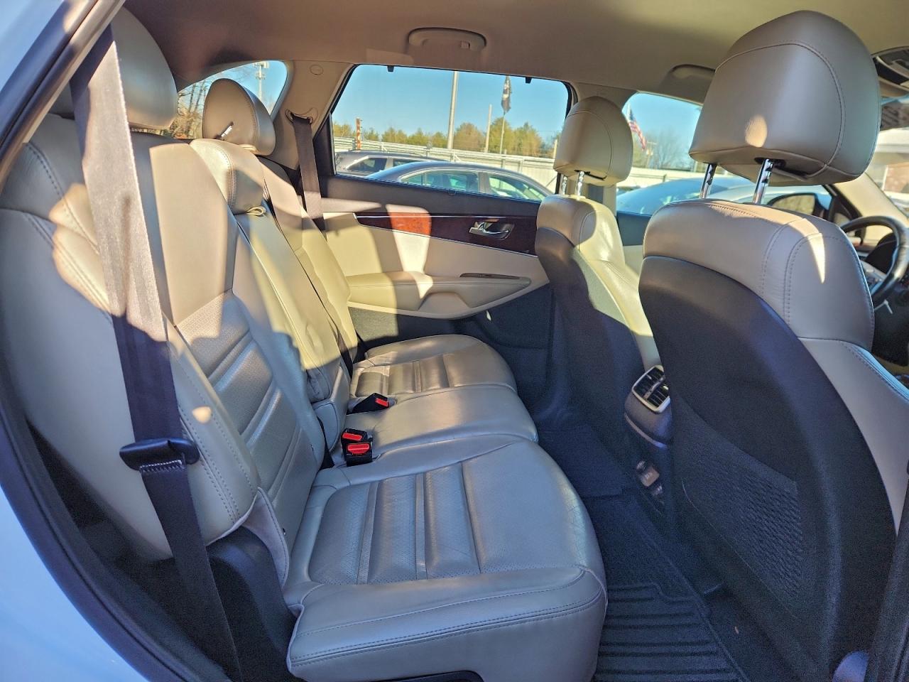 2017 KIA SORENTO EX photo 11