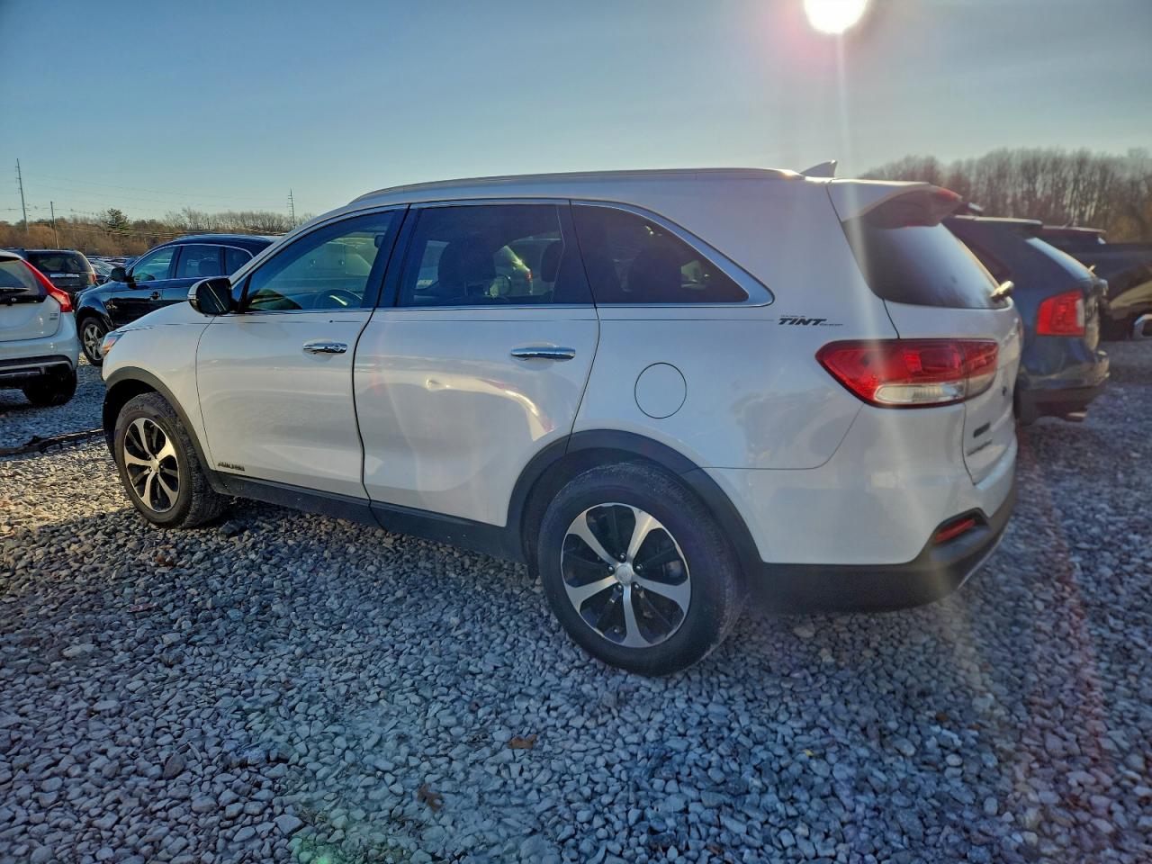 2017 KIA SORENTO EX photo 2