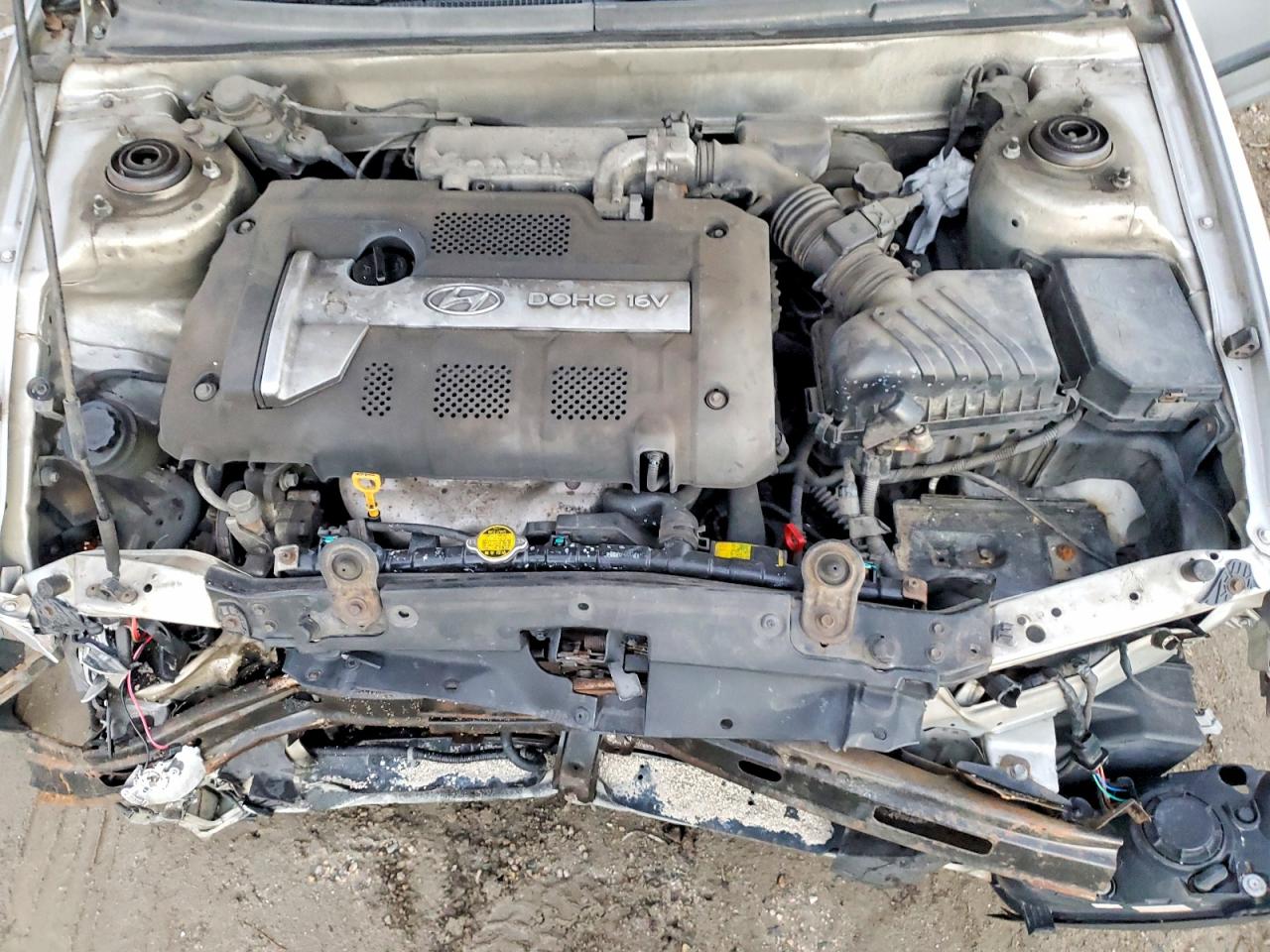 2004 HYUNDAI ELANTRA GLS photo 11