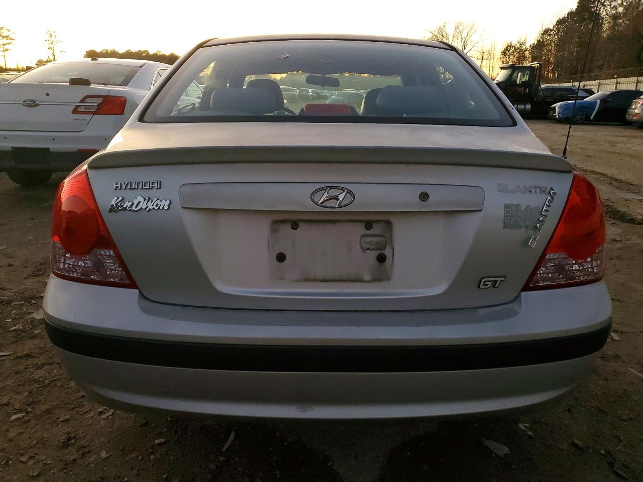 2004 HYUNDAI ELANTRA GLS photo 6