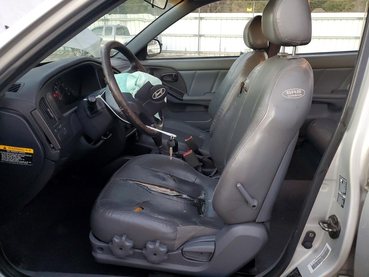 2004 HYUNDAI ELANTRA GLS photo 7