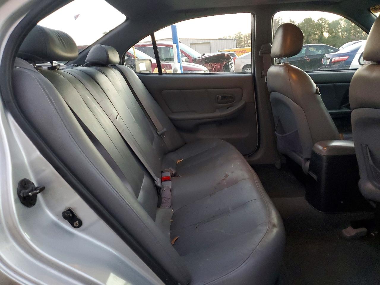 2004 HYUNDAI ELANTRA GLS photo 10