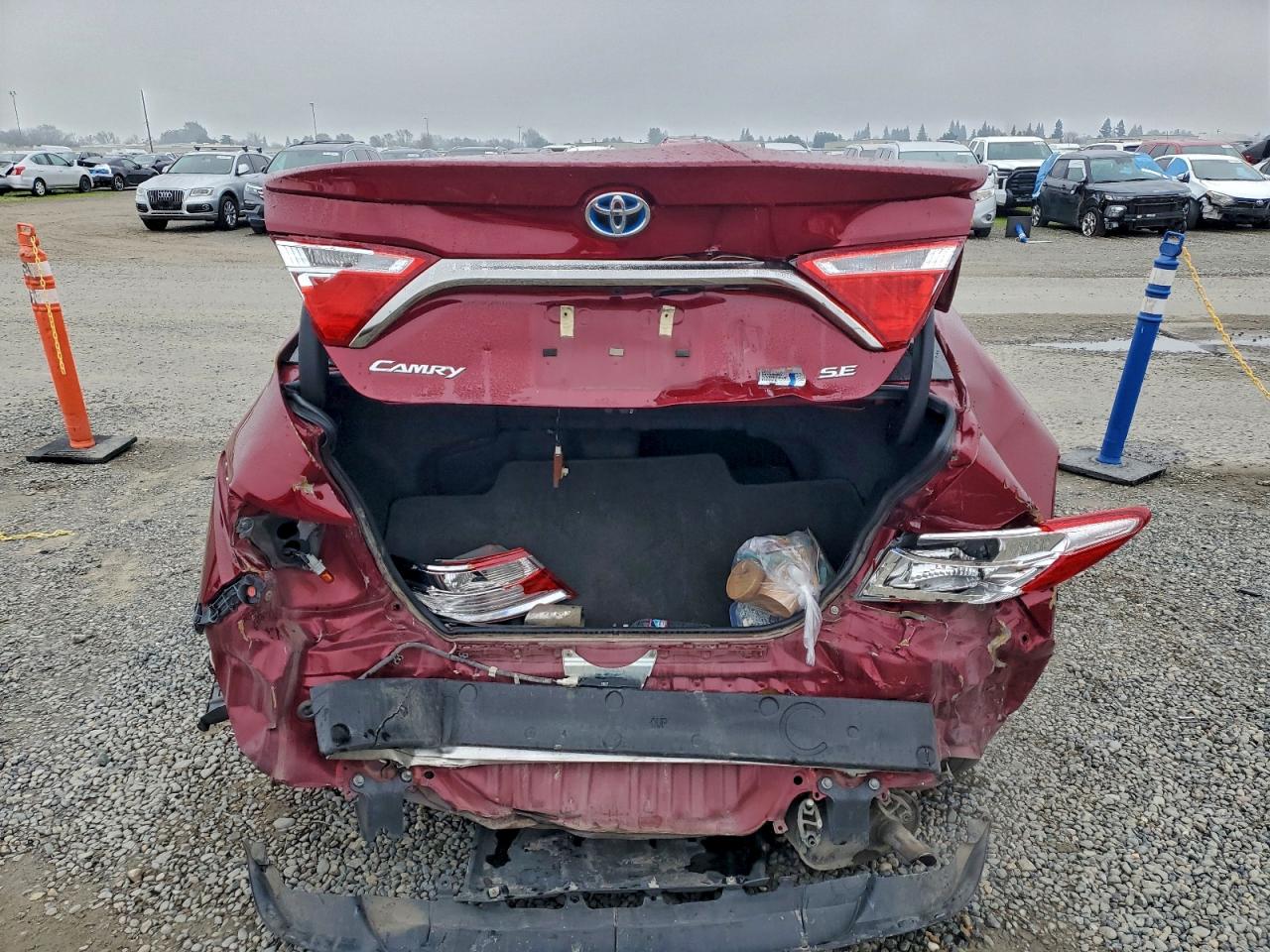 2016 TOYOTA CAMRY HYBRID photo 11