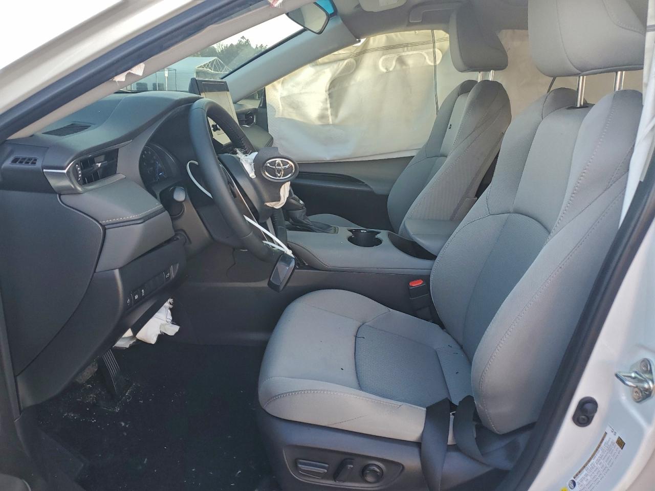 2024 TOYOTA VENZA LE photo 7