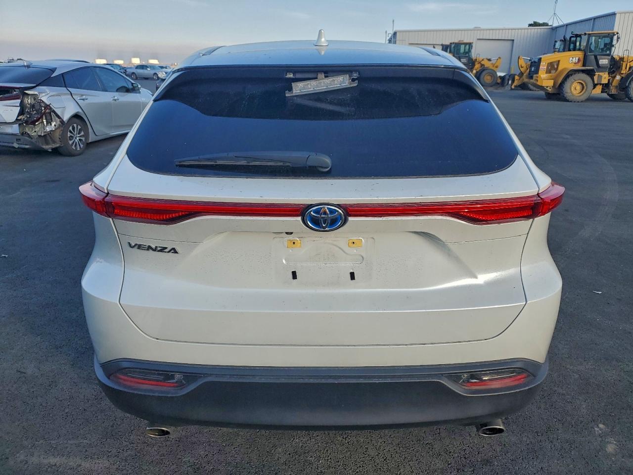 2024 TOYOTA VENZA LE photo 6