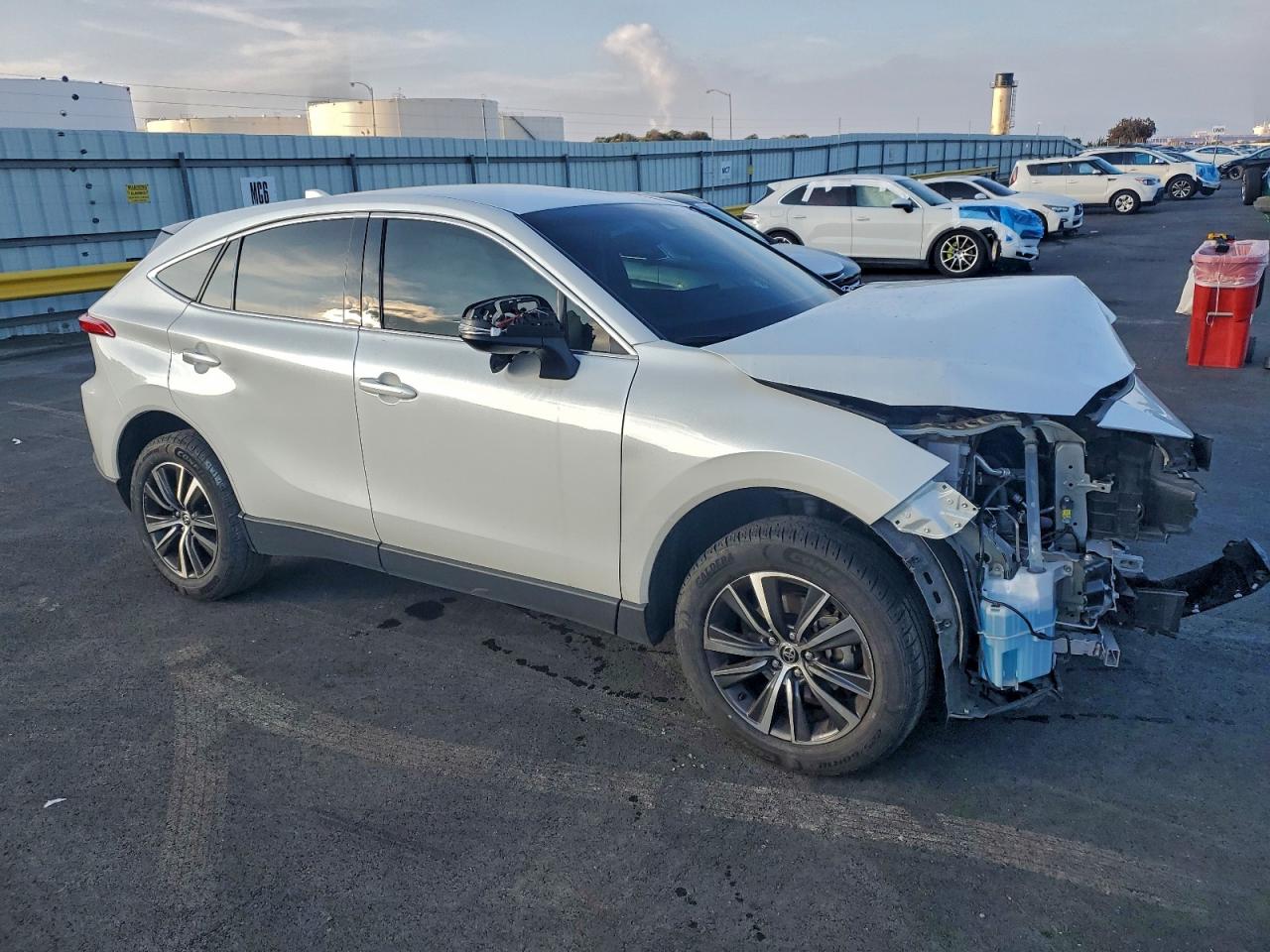 2024 TOYOTA VENZA LE photo 4