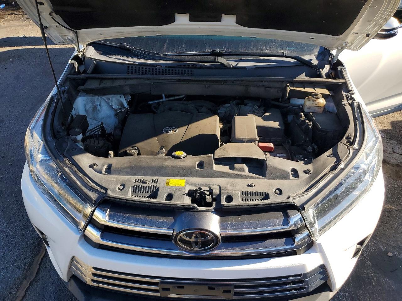 2017 TOYOTA HIGHLANDER LIMITED photo 12