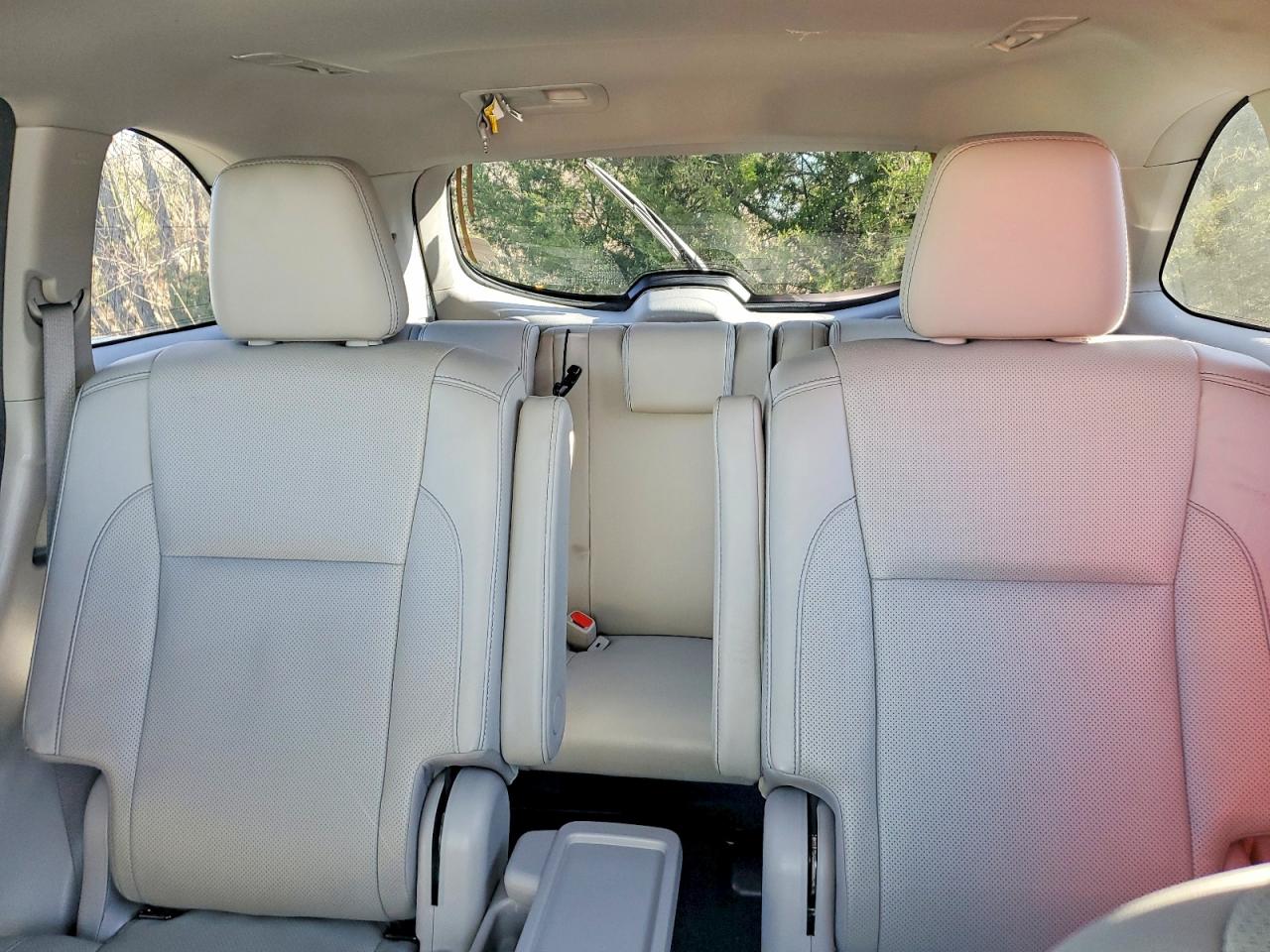 2017 TOYOTA HIGHLANDER LIMITED photo 10