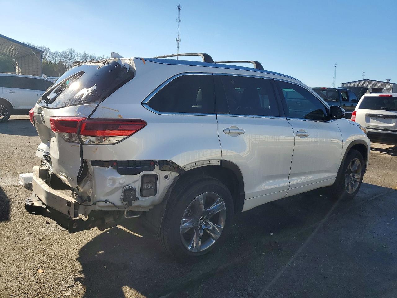 2017 TOYOTA HIGHLANDER LIMITED photo 3
