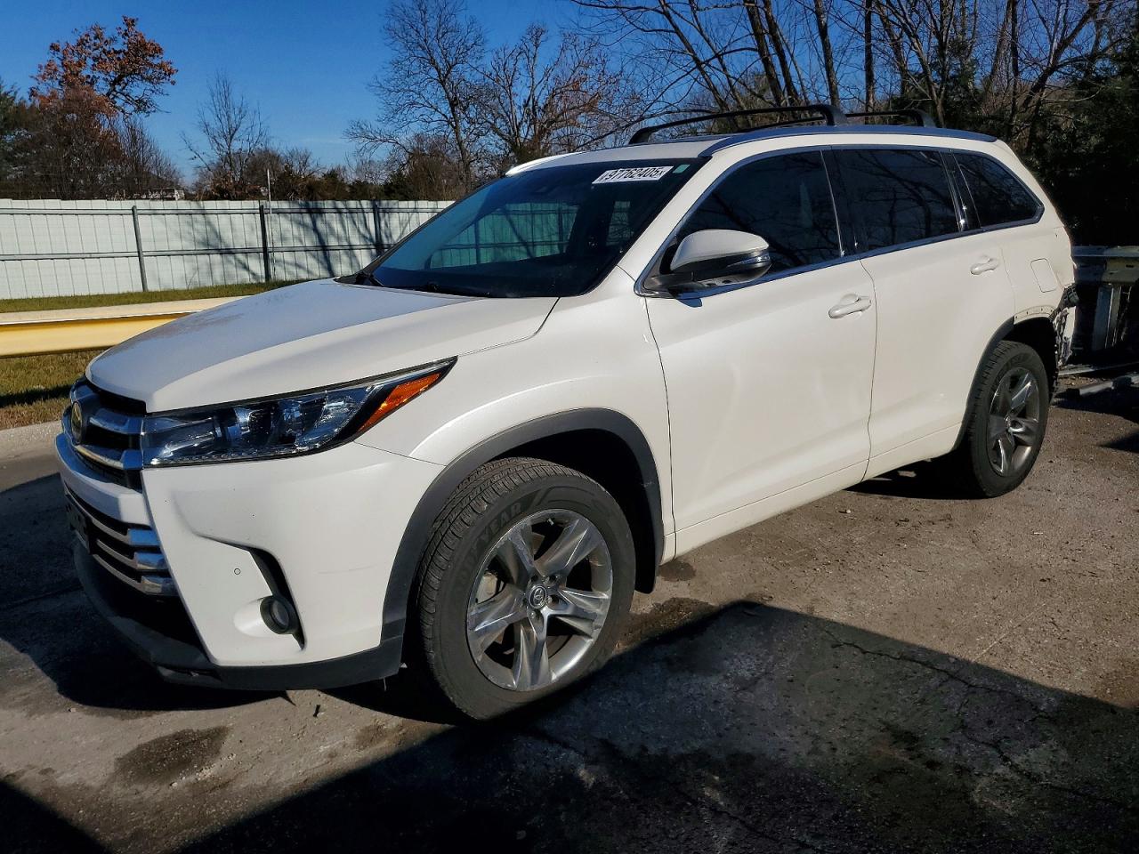 2017 TOYOTA HIGHLANDER