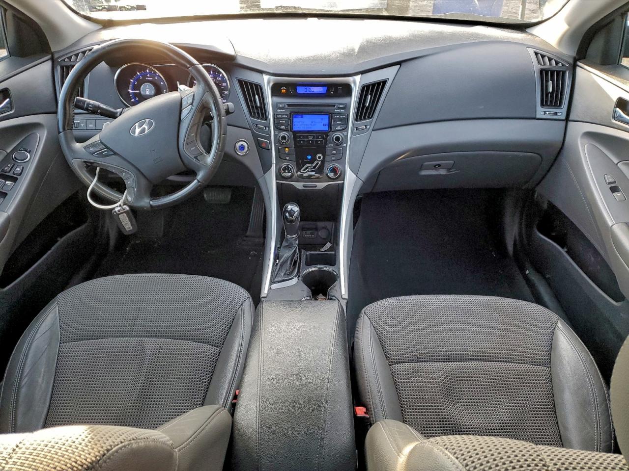 2012 HYUNDAI SONATA SE photo 8