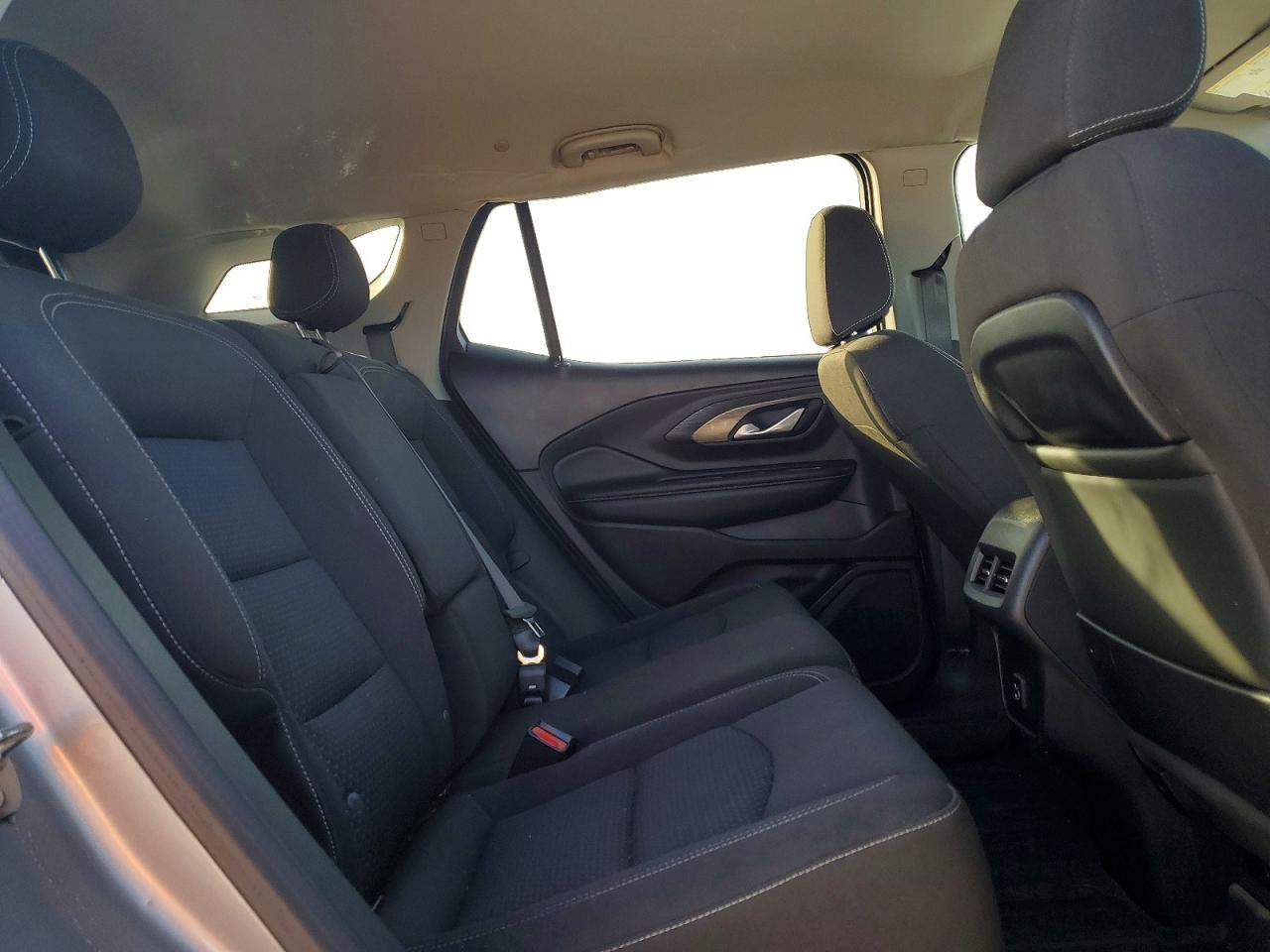 2024 GMC TERRAIN SLE photo 11