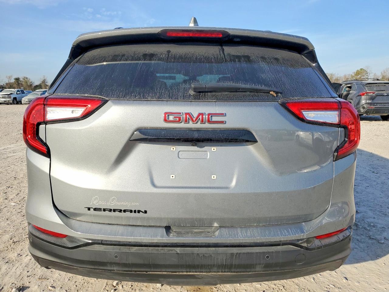 2024 GMC TERRAIN SLE photo 6