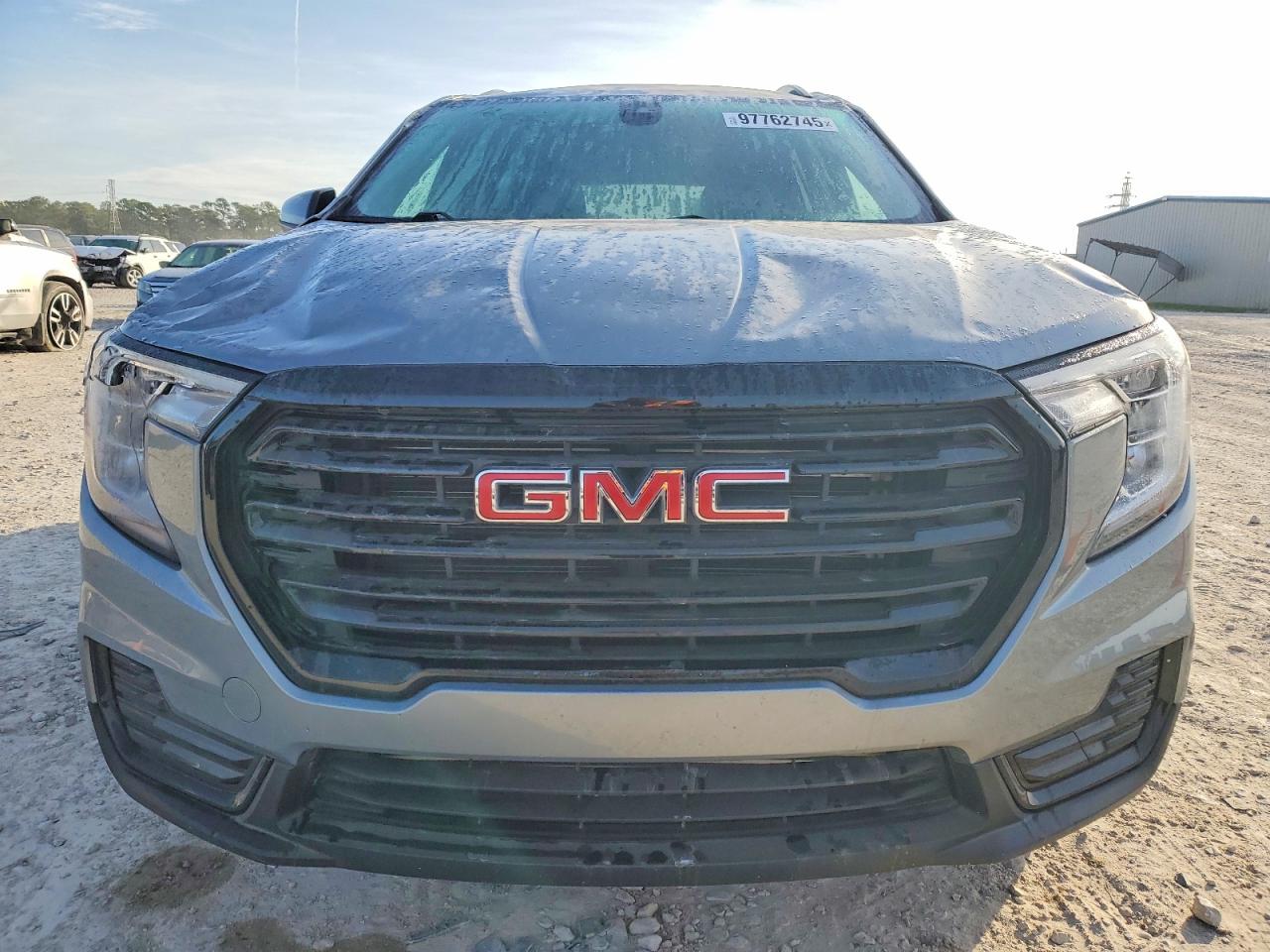 2024 GMC TERRAIN SLE photo 5