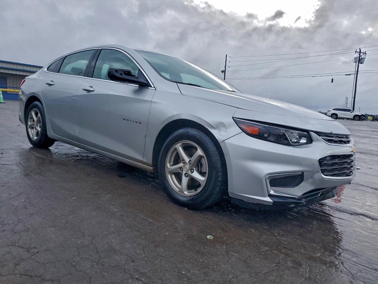 2017 CHEVROLET MALIBU LS photo 4