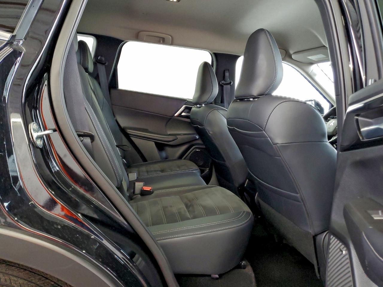 2025 MITSUBISHI OUTLANDER SE photo 11