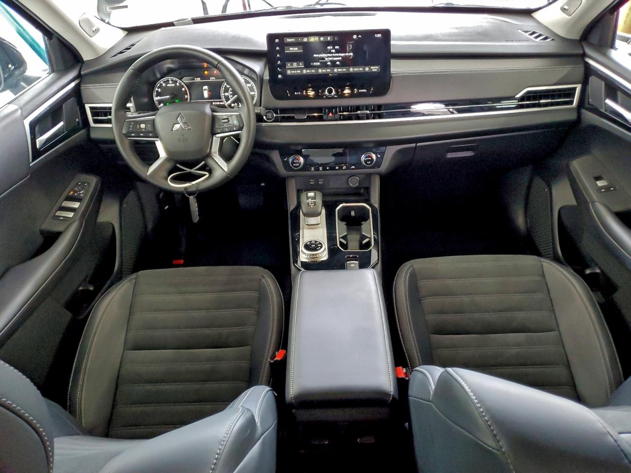 2025 MITSUBISHI OUTLANDER SE photo 8