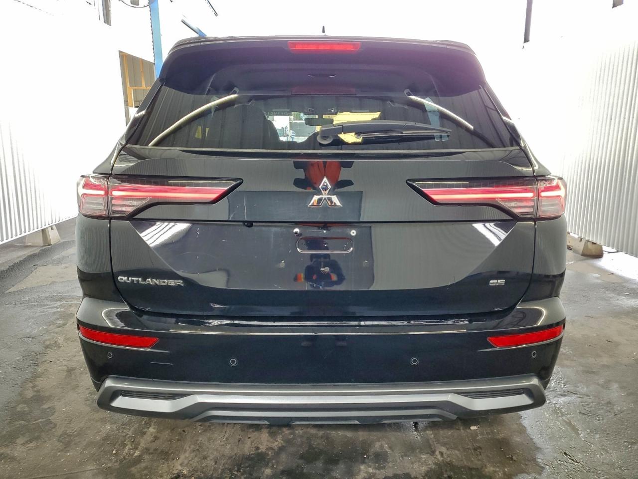2025 MITSUBISHI OUTLANDER SE photo 6