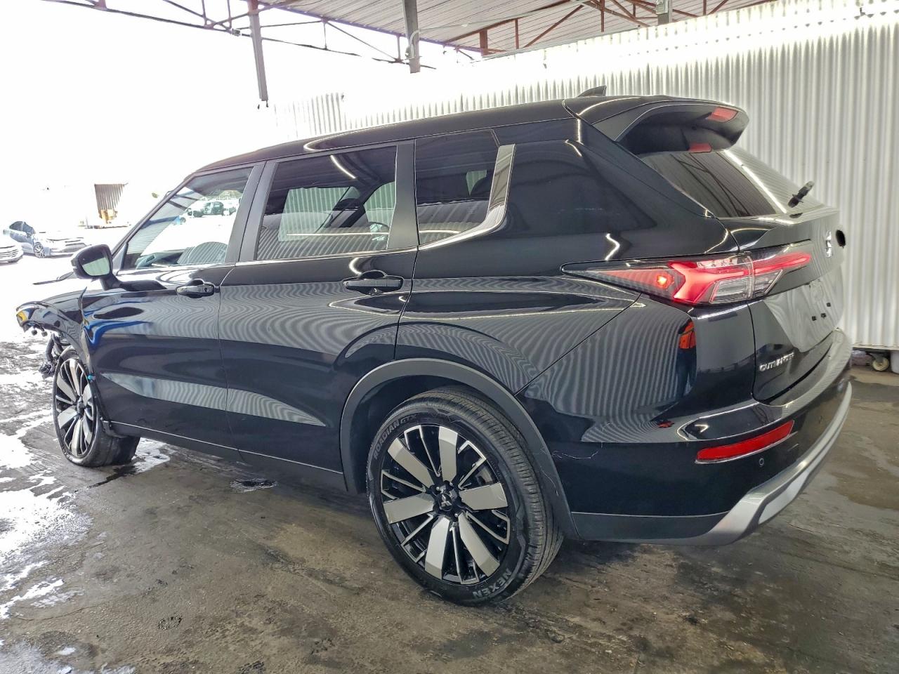 2025 MITSUBISHI OUTLANDER SE photo 2