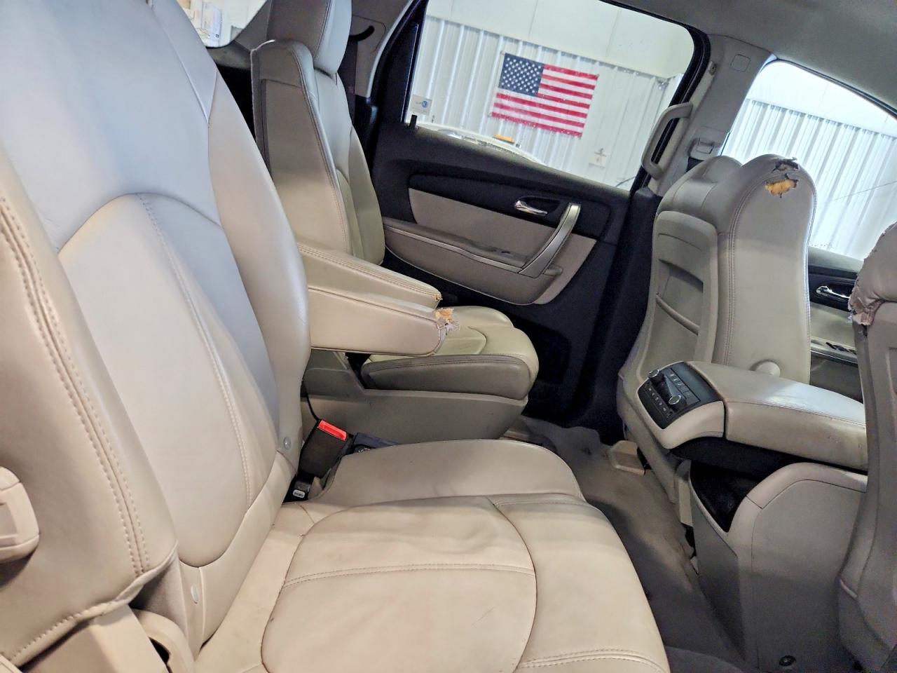 2011 GMC ACADIA SLT-1 photo 11