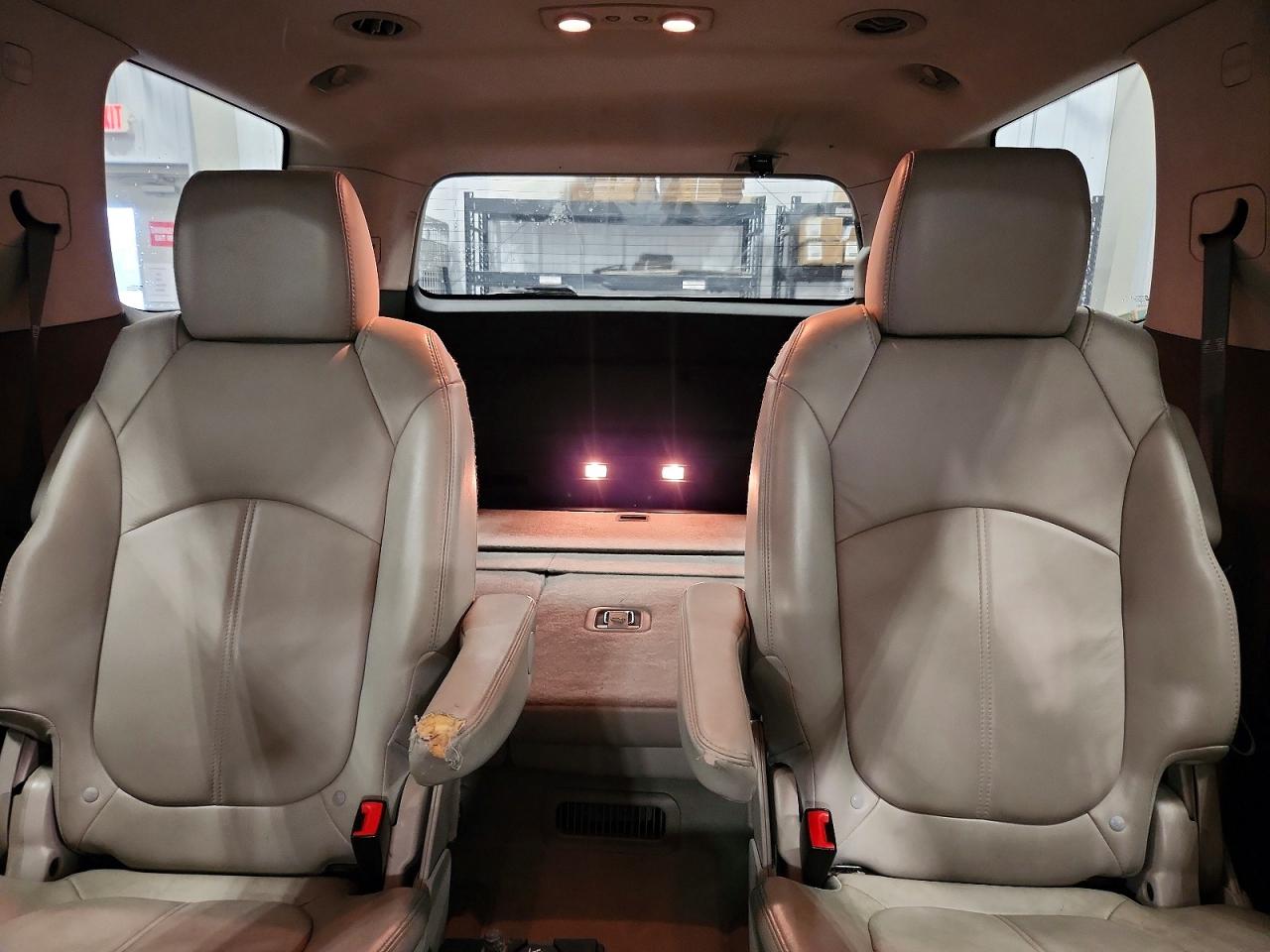 2011 GMC ACADIA SLT-1 photo 10