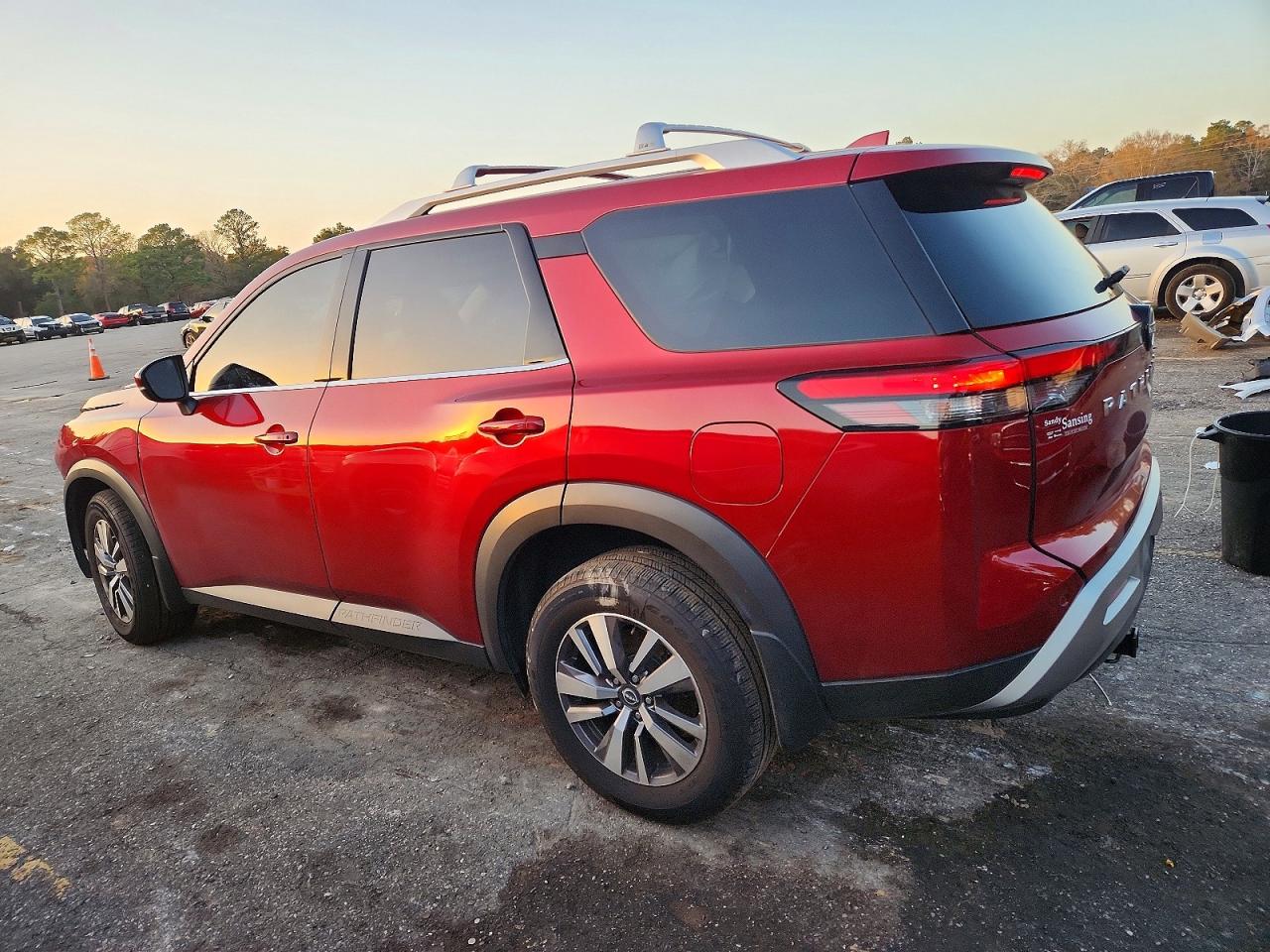 2023 NISSAN PATHFINDER SL photo 2