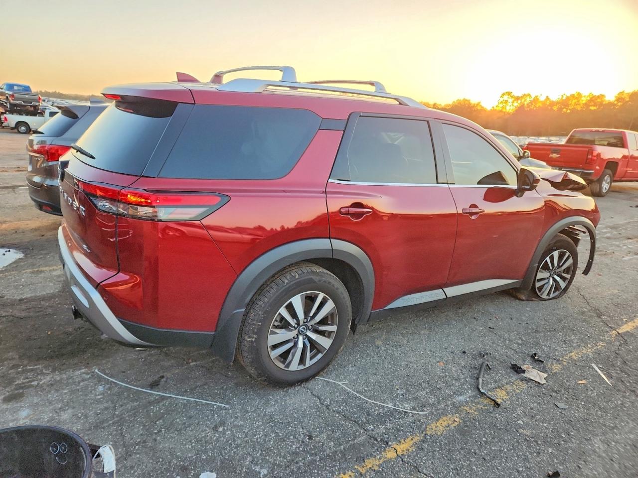 2023 NISSAN PATHFINDER SL photo 3