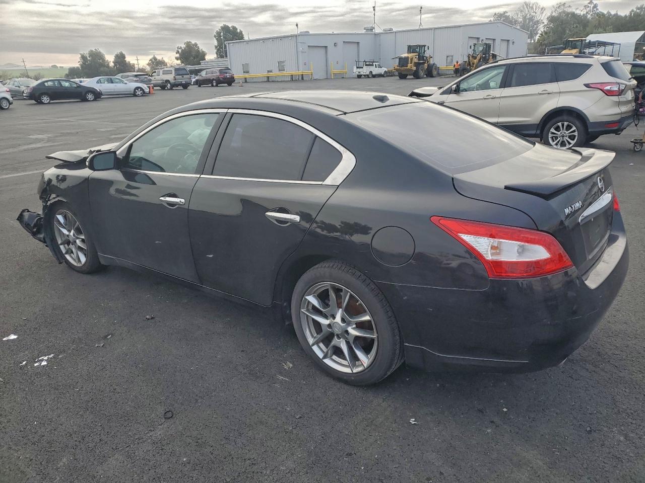 2010 NISSAN MAXIMA S photo 2