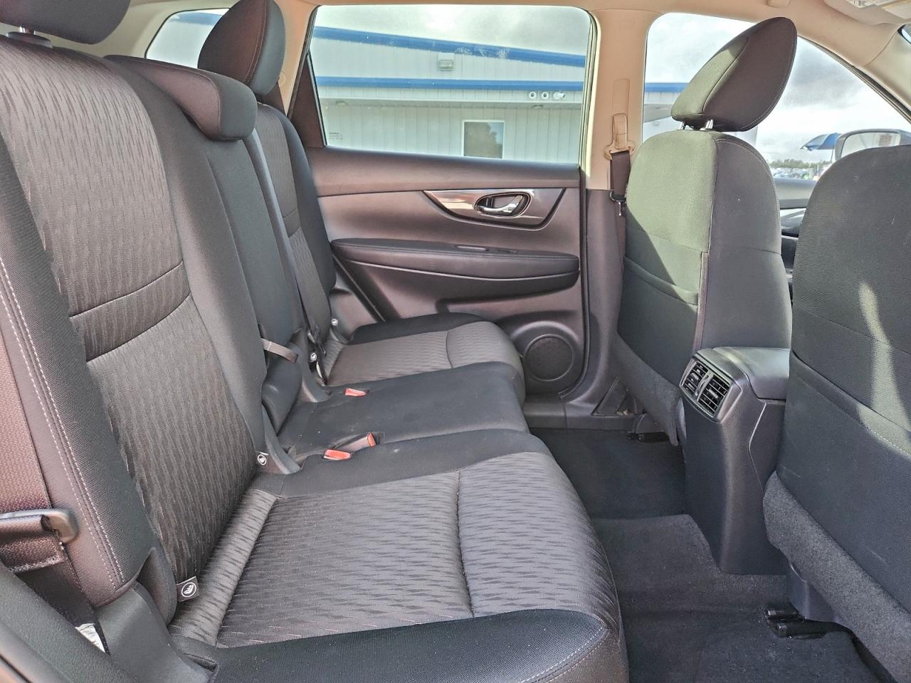 2018 NISSAN ROGUE S photo 11