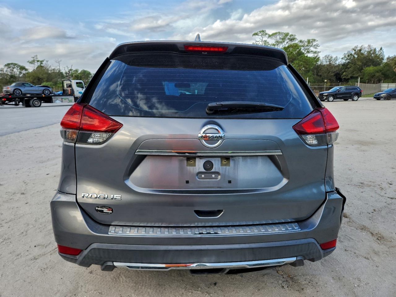 2018 NISSAN ROGUE S photo 6