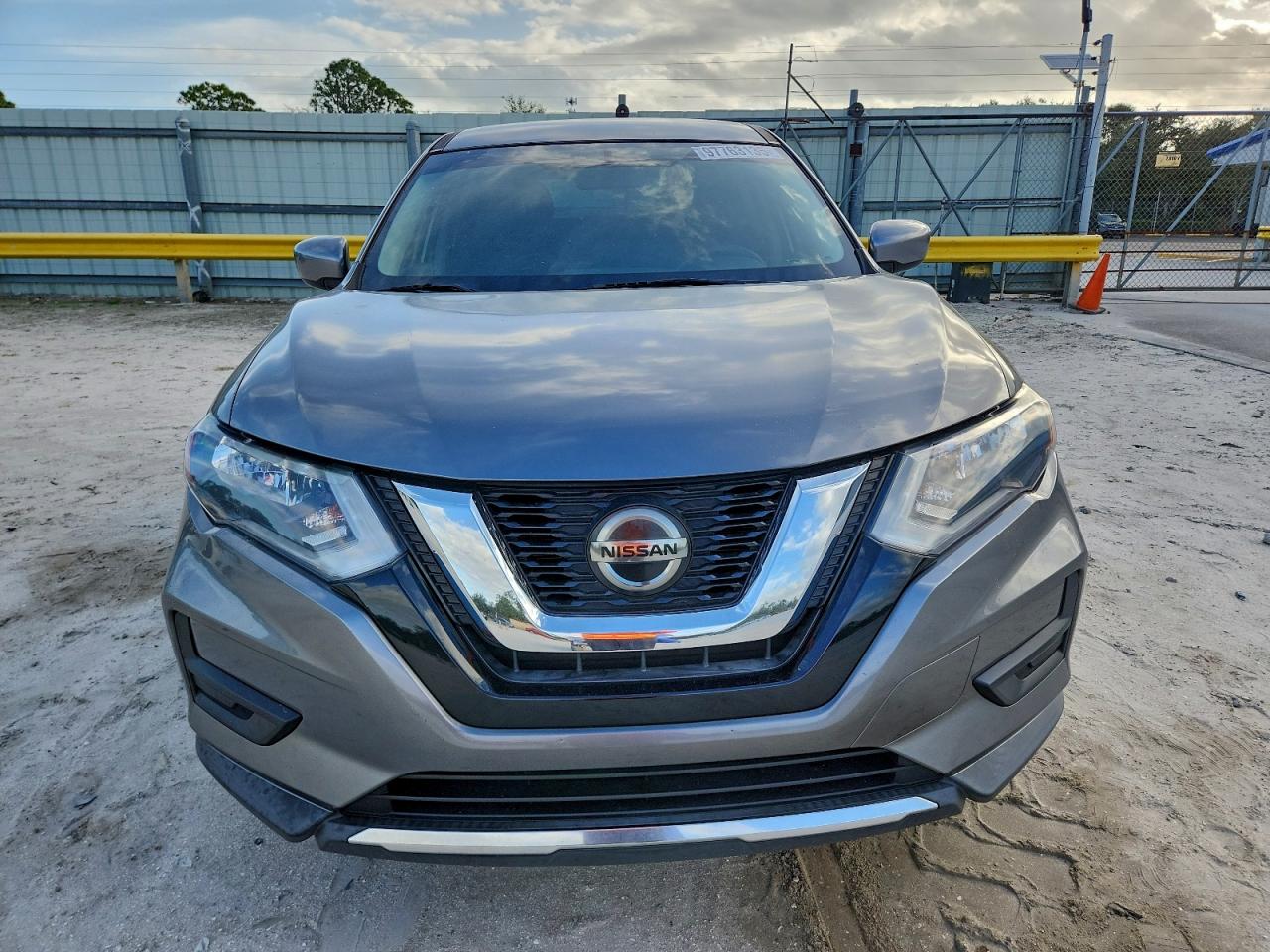 2018 NISSAN ROGUE S photo 5