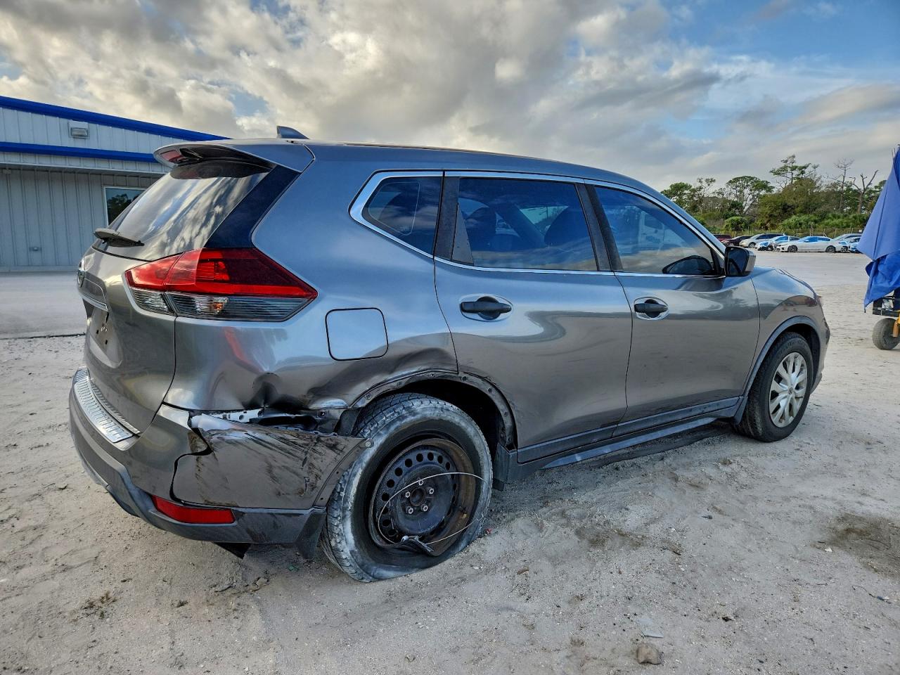 2018 NISSAN ROGUE S photo 3