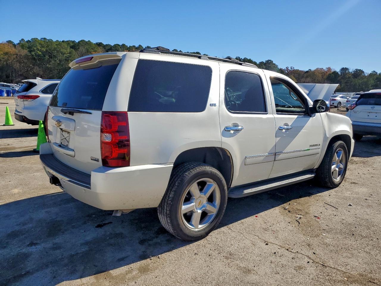 2009 CHEVROLET TAHOE C1500 LTZ photo 3