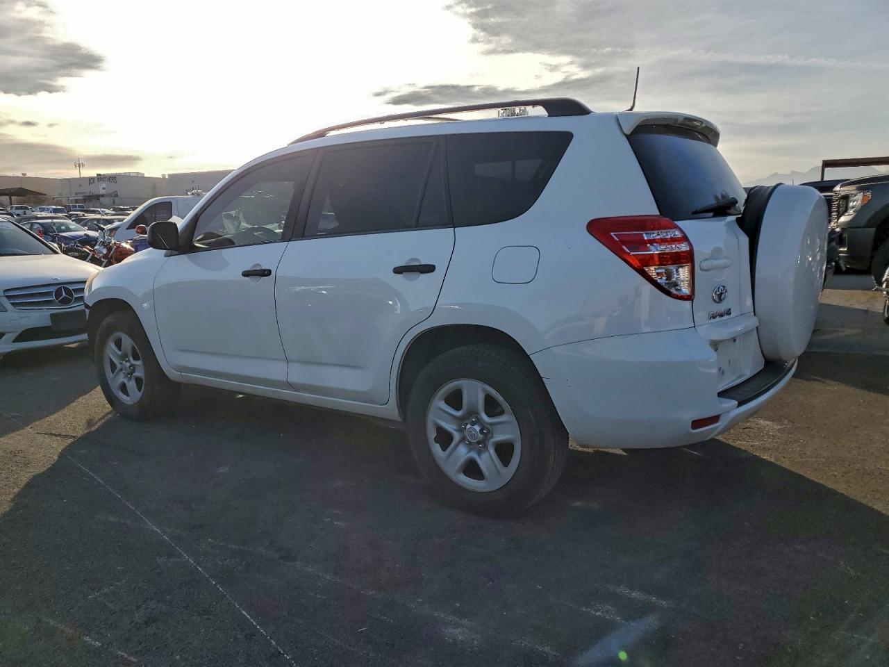 2012 TOYOTA RAV4 photo 4