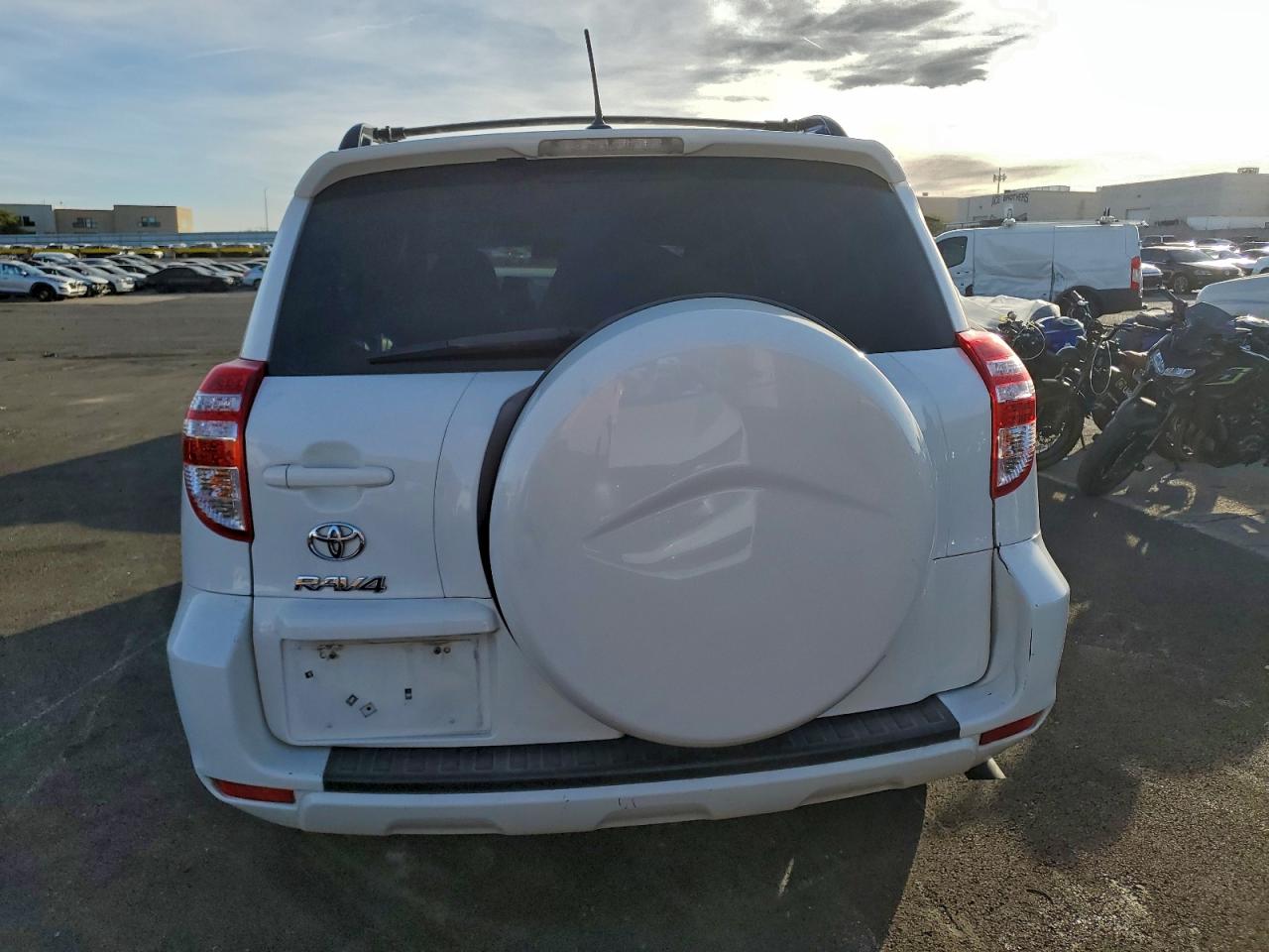 2012 TOYOTA RAV4 photo 16