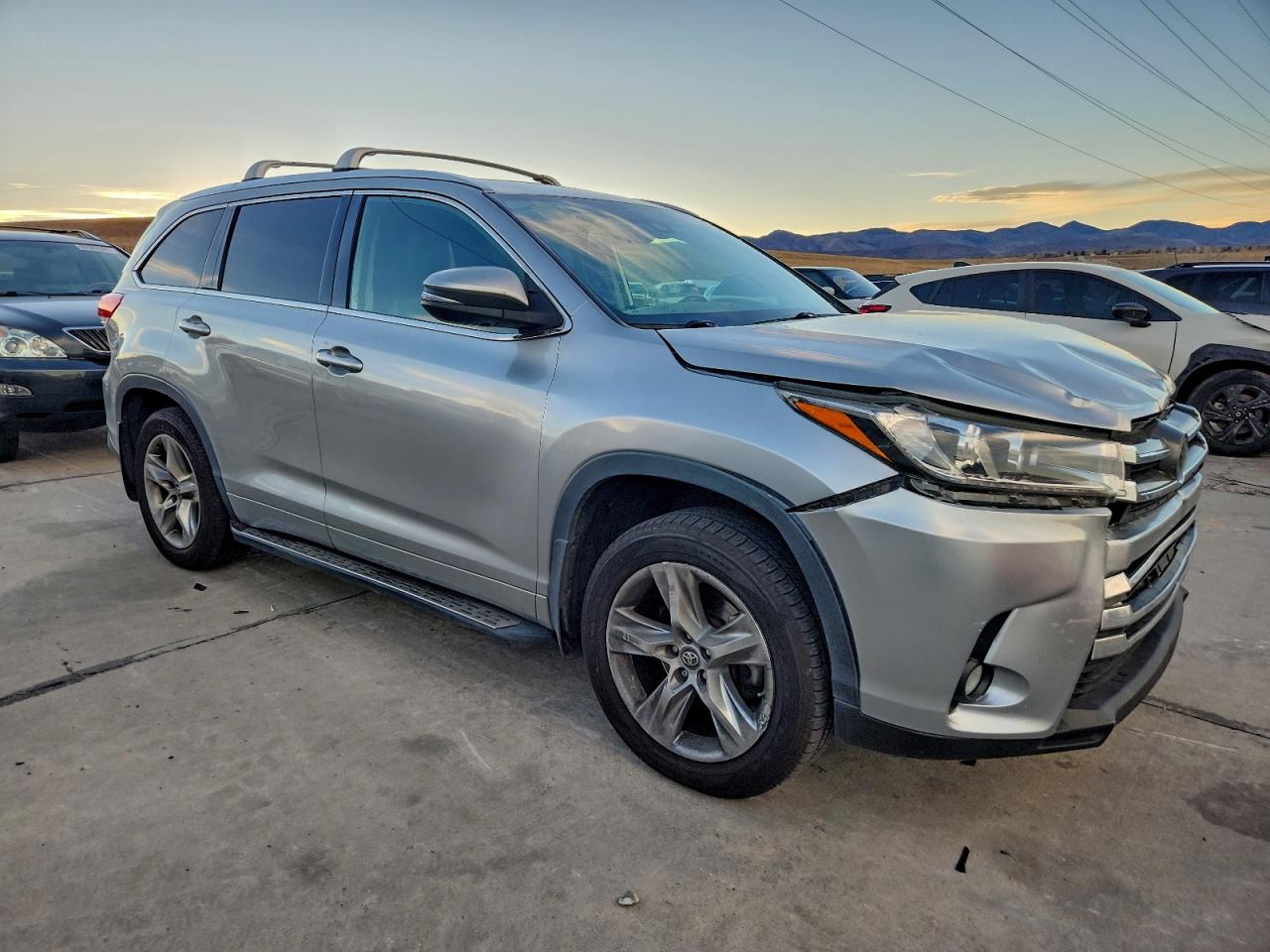 2018 TOYOTA HIGHLANDER LIMITED photo 4