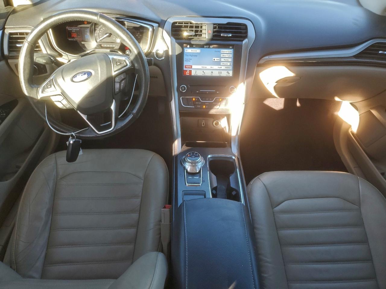 2017 FORD FUSION SE photo 8