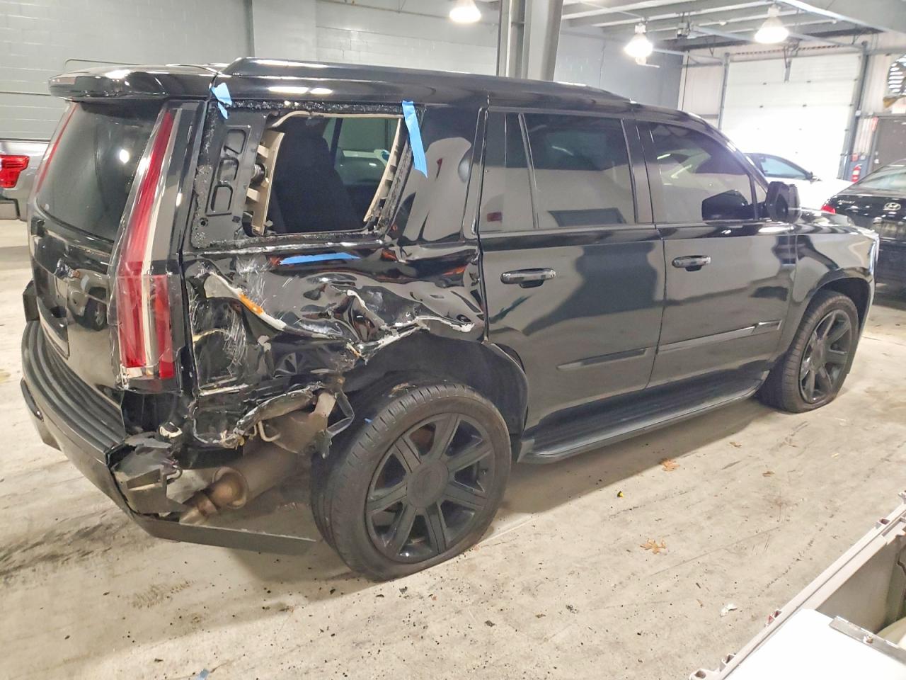 2016 CADILLAC ESCALADE LUXURY photo 7