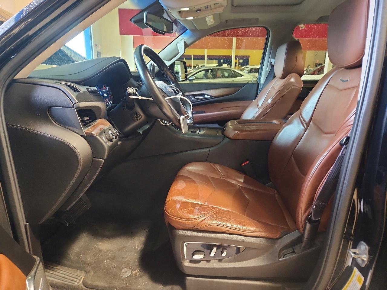 2016 CADILLAC ESCALADE LUXURY photo 20