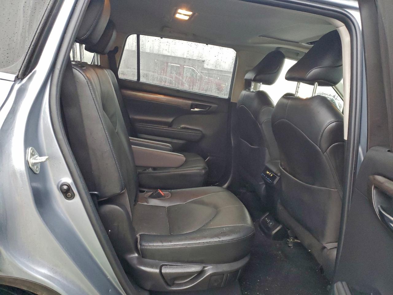2022 TOYOTA HIGHLANDER LIMITED photo 10