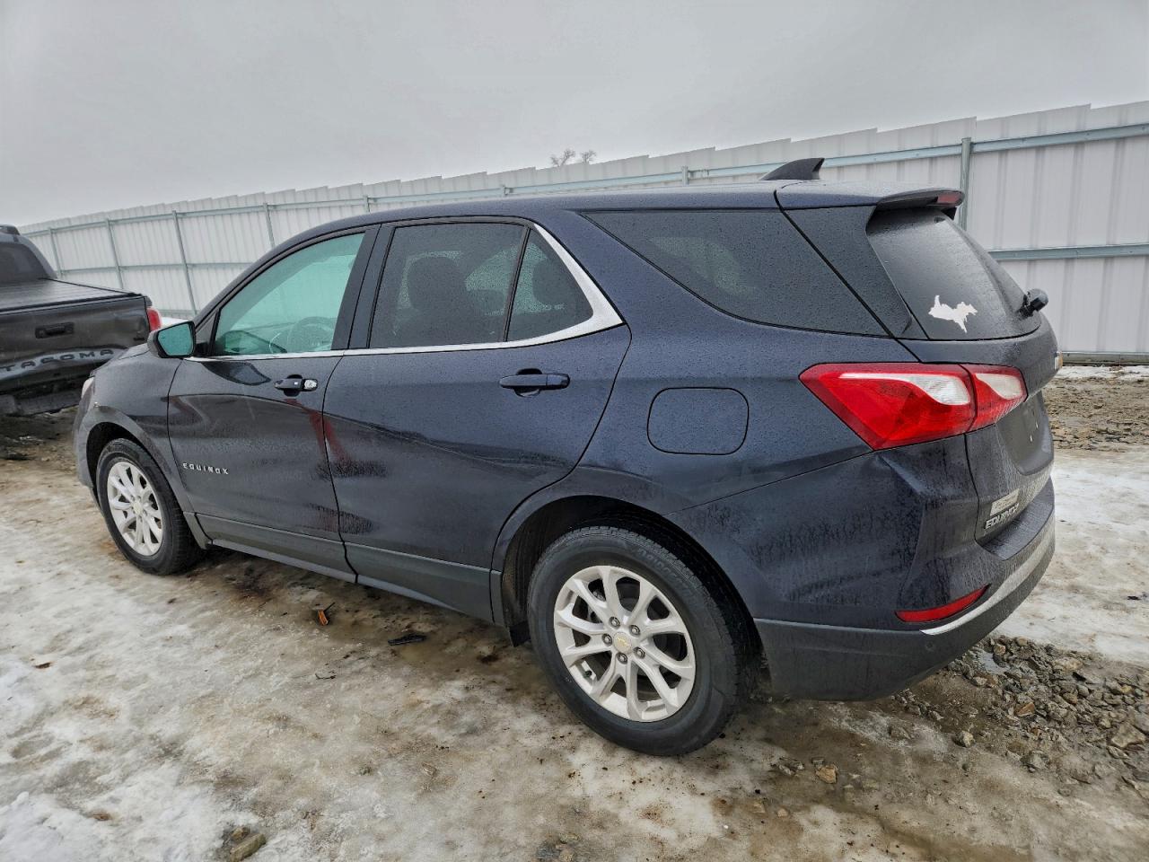 2020 CHEVROLET EQUINOX LT photo 2