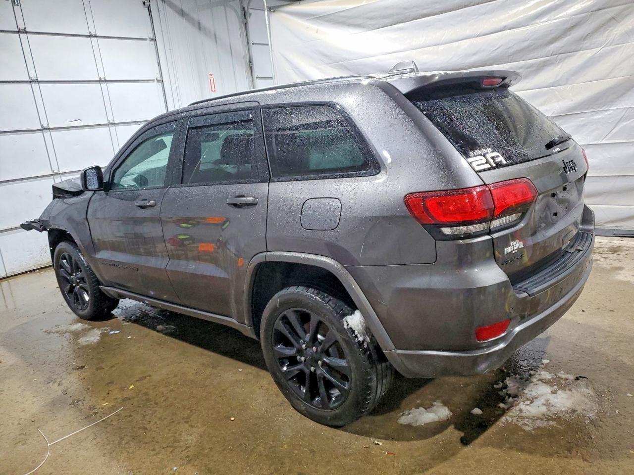2019 JEEP GRAND CHEROKEE LAREDO photo 2